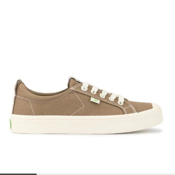 Conscious Cariuma OCA low-top canvas sneakers Size 7 - Picture 1 of 4